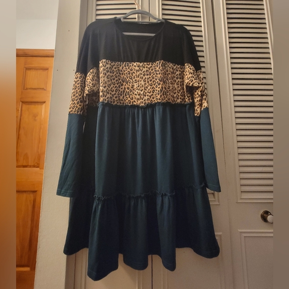 Color Block Dress - Picture 10 of 13